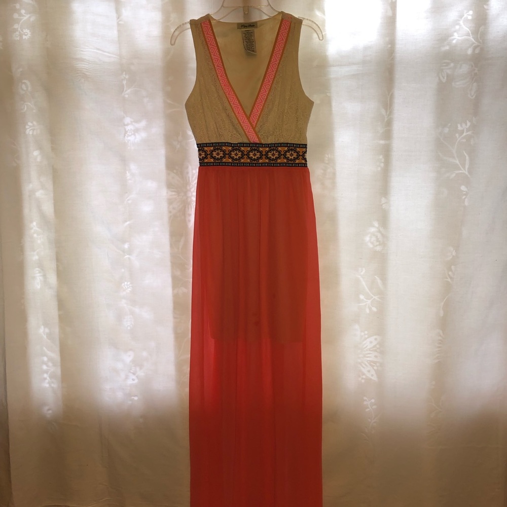 Flying Tomatoe Dress‎